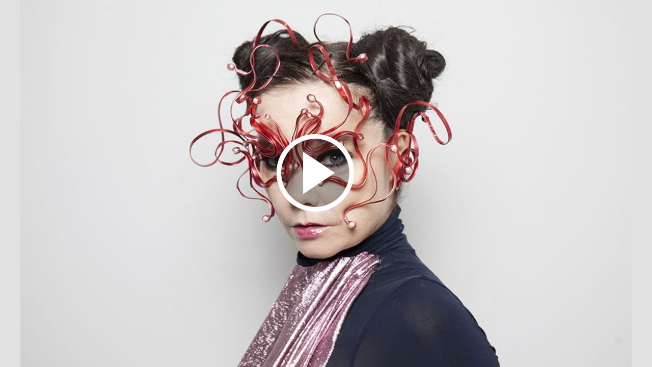 Björk – Human Behaviour