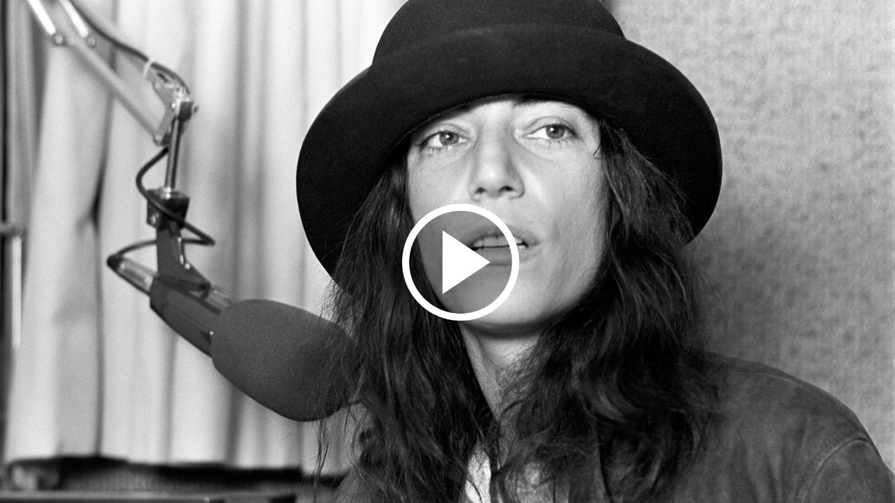 Patti Smith – Dancing Barefoot